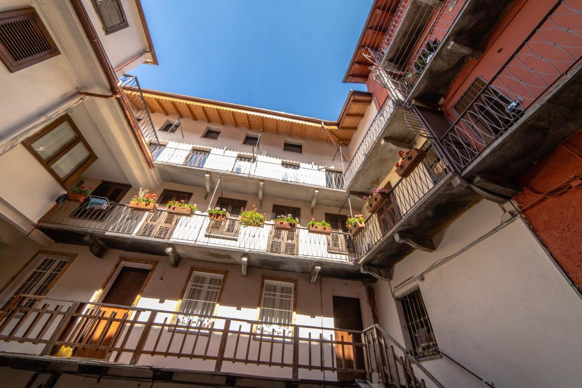 Domus Antica Aosta Hotel Luaran gambar