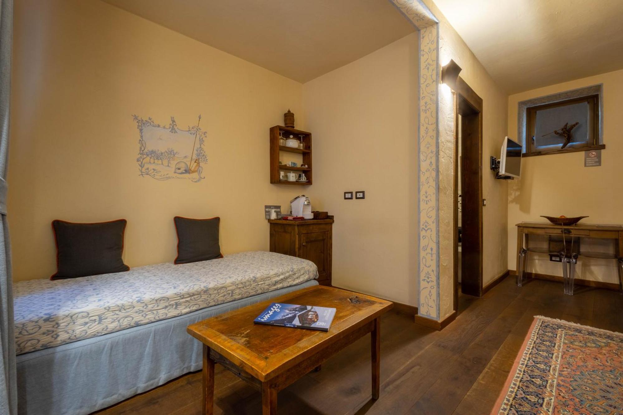Domus Antica Aosta Hotel Luaran gambar