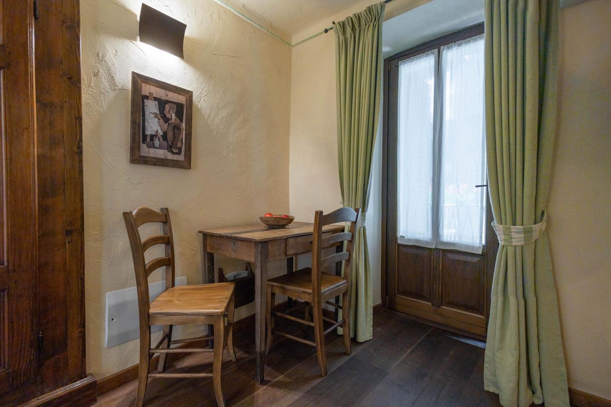 Domus Antica Aosta Hotel Luaran gambar