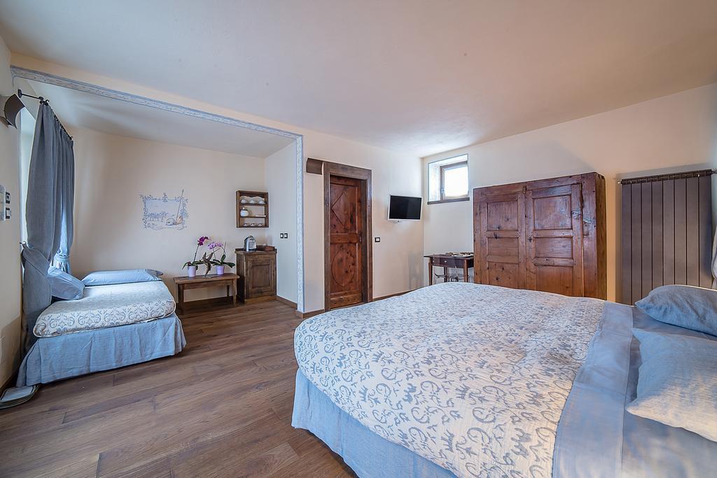 Domus Antica Aosta Hotel Luaran gambar